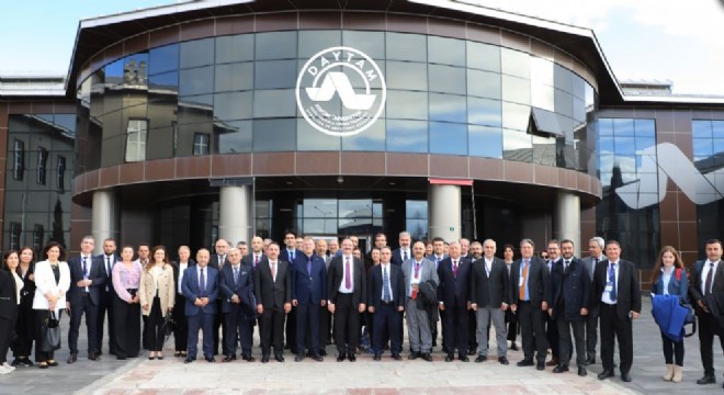ATAUNİV'de İlaç Endüstrisi İş  Birliği Zirvesi